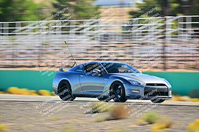 media/Oct-18-2025-Extreme Speed (Sat) [[d6d7e1fef1]]/Group 3 Purple/Session 3 (Turn 1)/